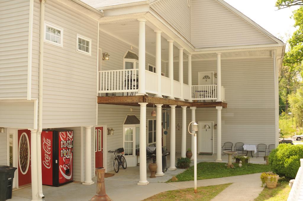 Acorn Hill Lodge And Spa Lynchburg Exterior photo