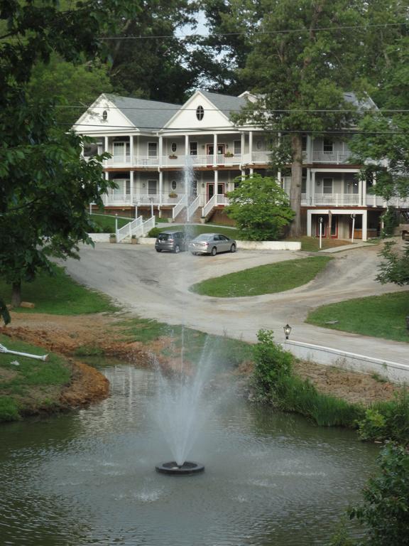 Acorn Hill Lodge And Spa Lynchburg Exterior photo